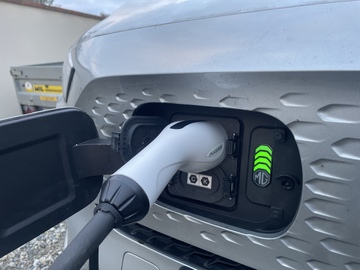 Pose d’une borne de recharge de véhicule électrique à Villeneuve Tolosane 