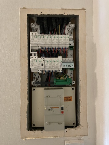 Remplacement et mise aux normes d'un tableau électrique à Toulouse