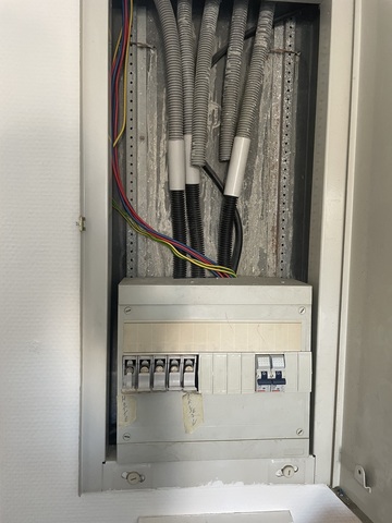 Mise aux normes électrique et création d'un compteur EDF indépendant à Toulouse