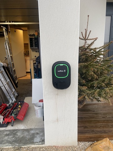 Installation de bornes de recharge électrique à Frouzens